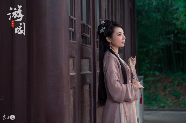 小说：鬼医嫡女想跟王爷合作，不料谈崩了，为自保，把他毒倒