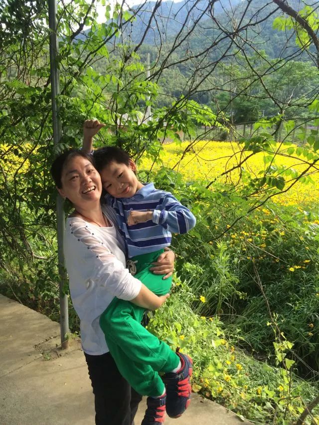 学生眼中的老师妈妈_我的美母教师_老师妈妈的小学生作文