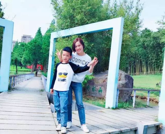 我的美母教师_学生眼中的老师妈妈_老师妈妈的小学生作文