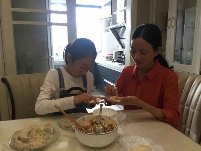 老师妈妈的小学生作文_我的美母教师_学生眼中的老师妈妈