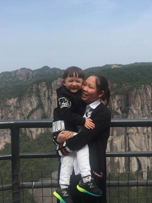 学生眼中的老师妈妈_我的美母教师_老师妈妈的小学生作文