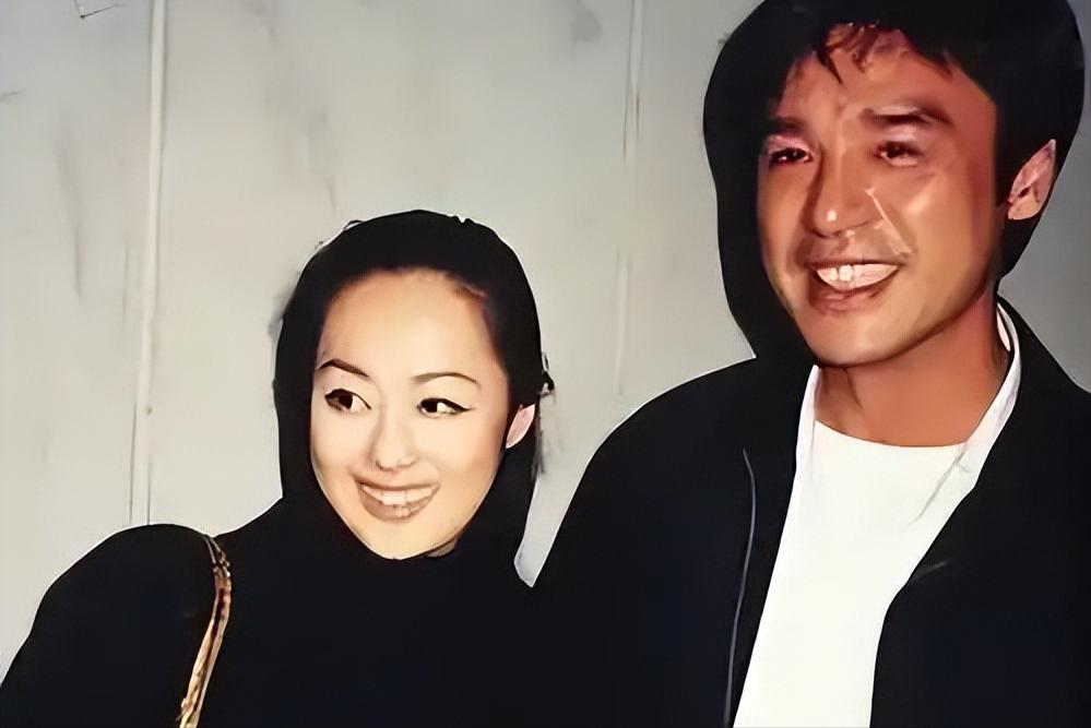 章小惠 45岁拍三级片 还债 败家女_成人三级片