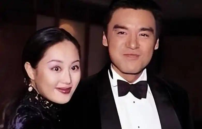 章小惠 45岁拍三级片 还债 败家女_成人三级片