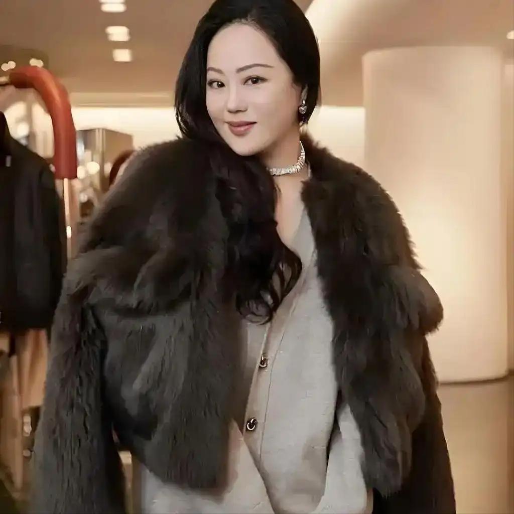 成人三级片_章小惠 45岁拍三级片 还债 败家女