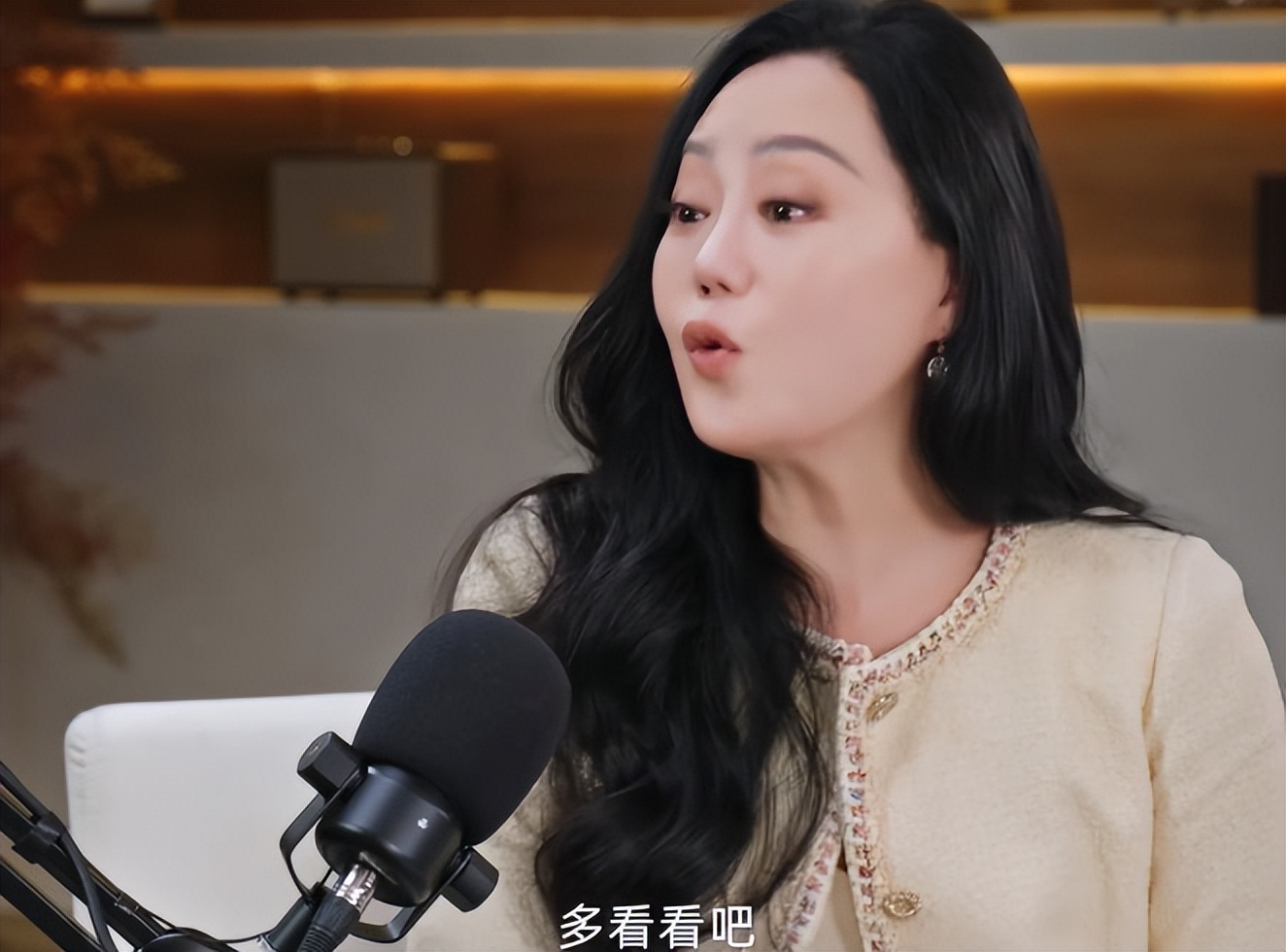 章小惠 45岁拍三级片 还债 败家女_成人三级片