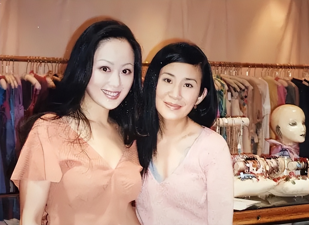 章小惠 45岁拍三级片 还债 败家女_成人三级片